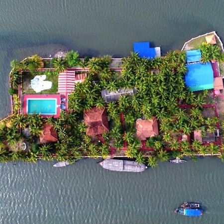 Regant Lake Village, Kollam. Chavara Luaran gambar