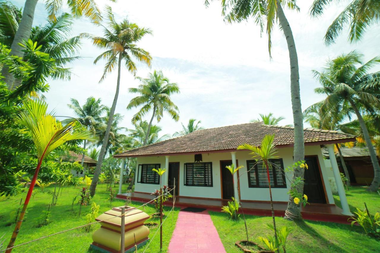 Regant Lake Village, Kollam. Chavara Luaran gambar