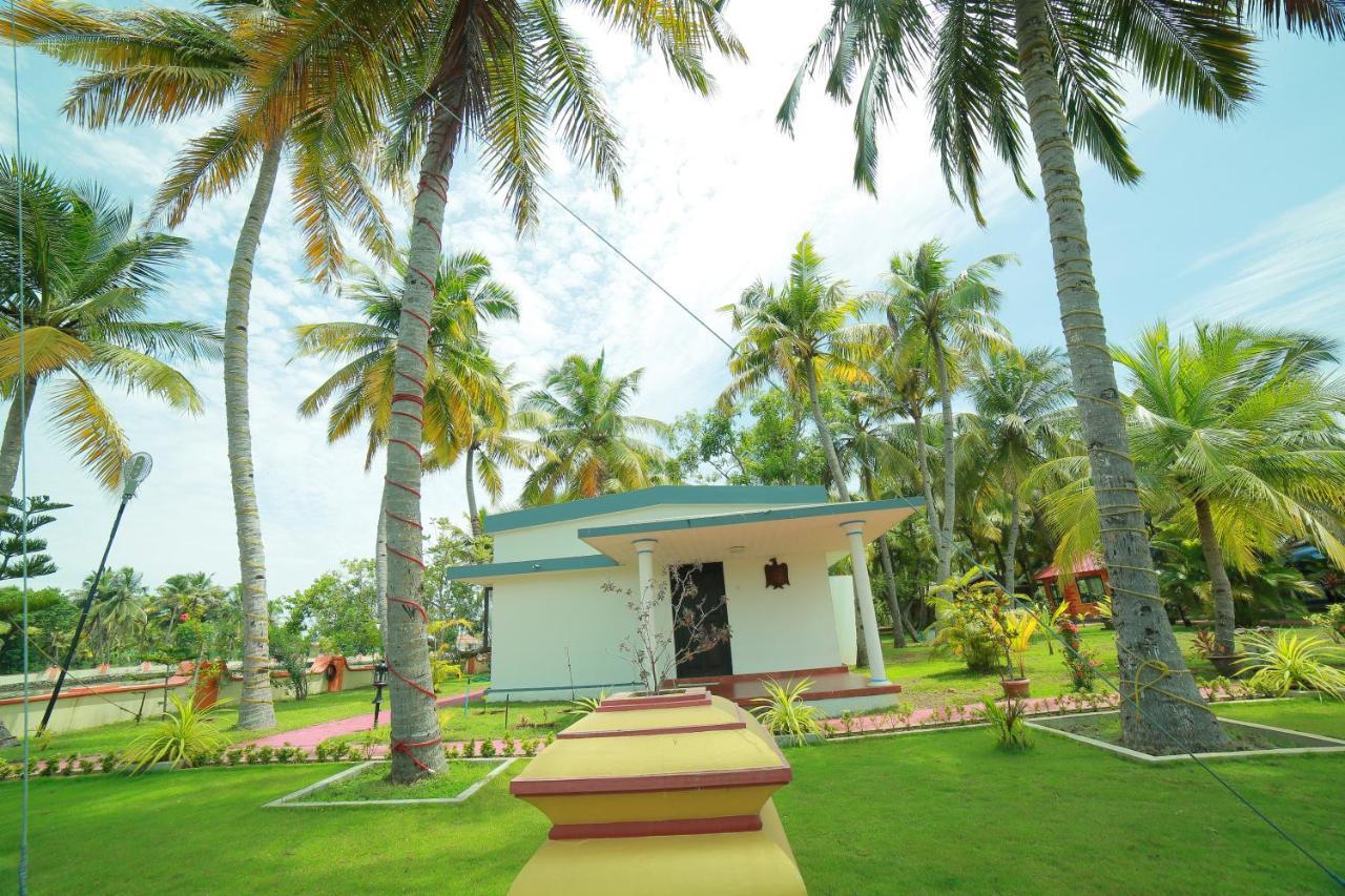 Regant Lake Village, Kollam. Chavara Luaran gambar