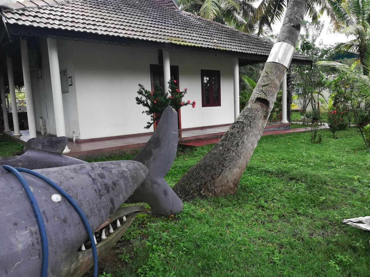 Regant Lake Village, Kollam. Chavara Luaran gambar