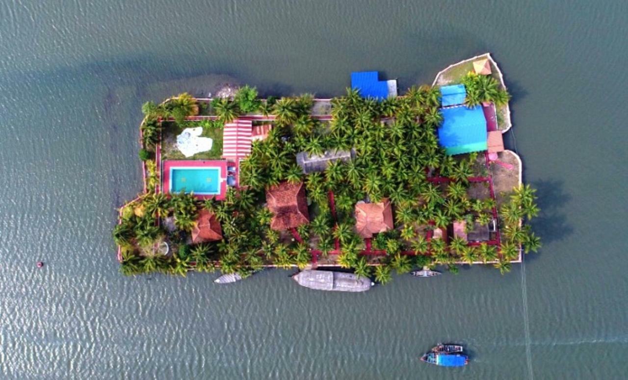 Regant Lake Village, Kollam. Chavara Luaran gambar